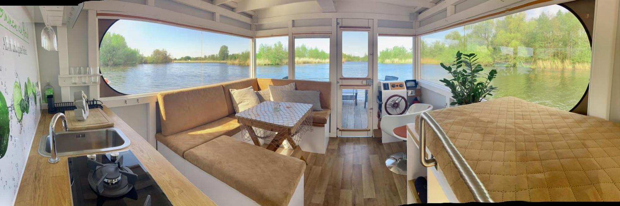 Hausboot - Schwimmende Feststehende Direkt Auf Der Havel Mit Weitblick Aufs Wasser *