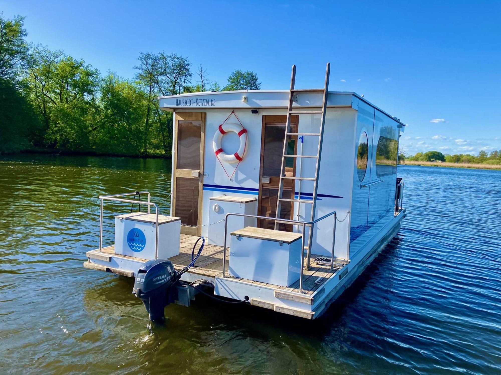 Hausboot - Schwimmende Feststehende Direkt Auf Der Havel Mit Weitblick Aufs Wasser *