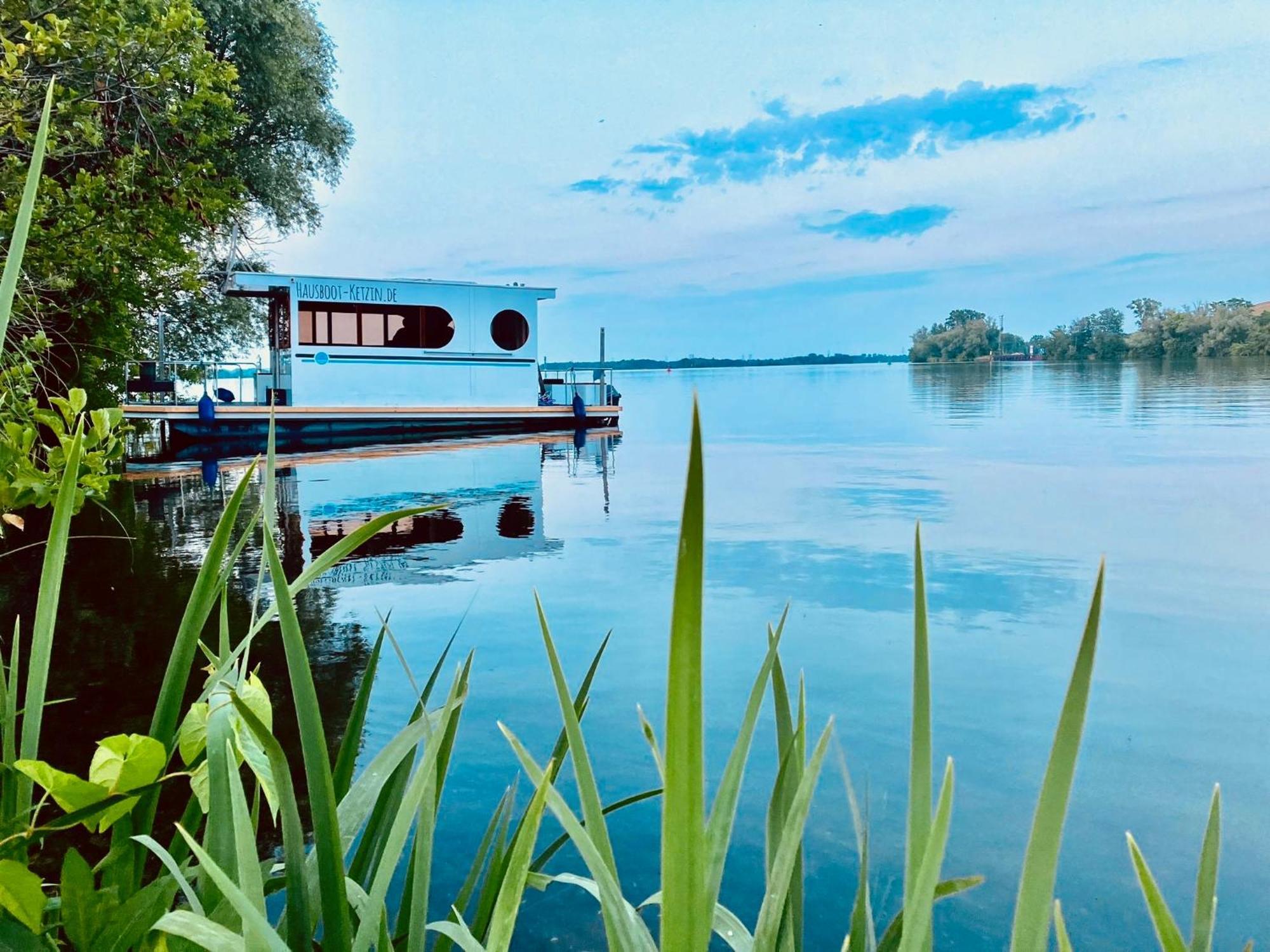 Hotel en barco Hausboot - Schwimmende Feststehende Direkt Auf Der Havel Mit Weitblick Aufs Wasser *