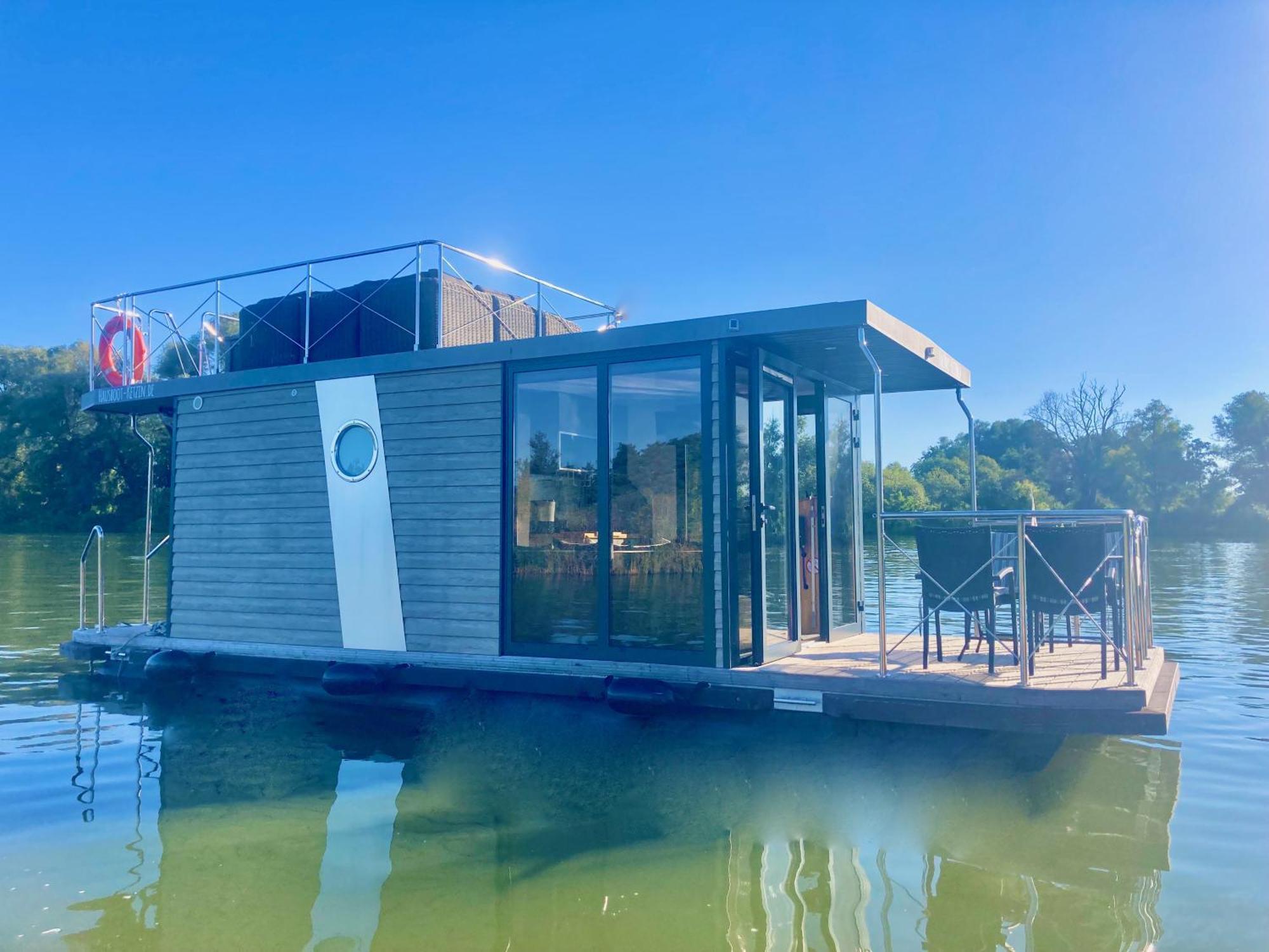 Hausboot - Schwimmende Feststehende Direkt Auf Der Havel Mit Weitblick Aufs Wasser Hotel en barco Ketzin